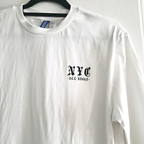 H&M Size S NYC White Tshirt with flower emblem - Picture 4 of 6